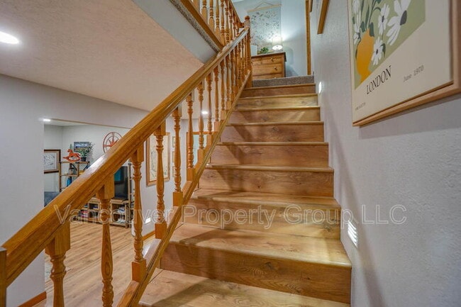 Building Photo - 745 S 21st Pl