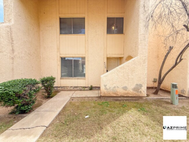 Building Photo - Modern 3/2.5 Glendale Townhome - Villa Charme!