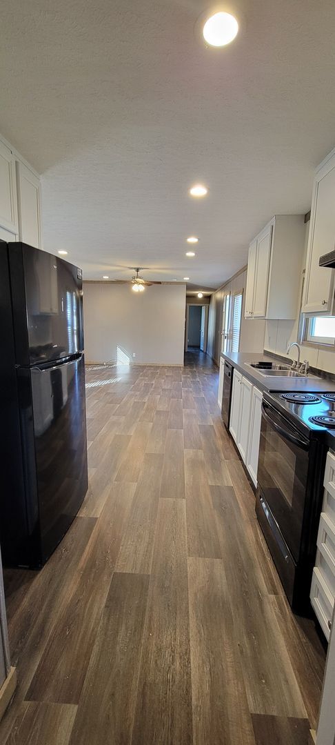 Building Photo - Very nice 3 bedroom/2 bath mobile home in Willow Oak Mobile Home Park in Keithville!