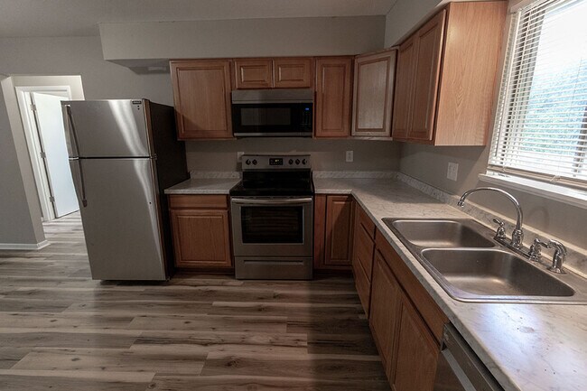Building Photo - 3415 Balboa Ln