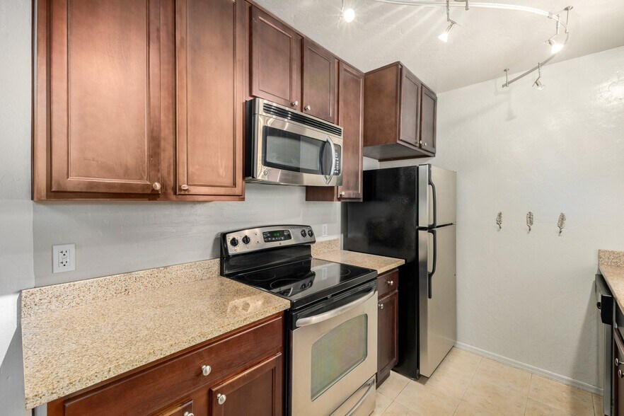 Building Photo - 14145 N 92nd St