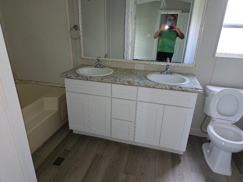 Building Photo - 906 FM247