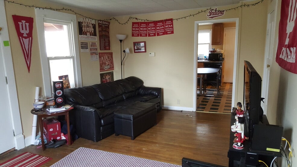 Building Photo - 1120 N Lincoln St