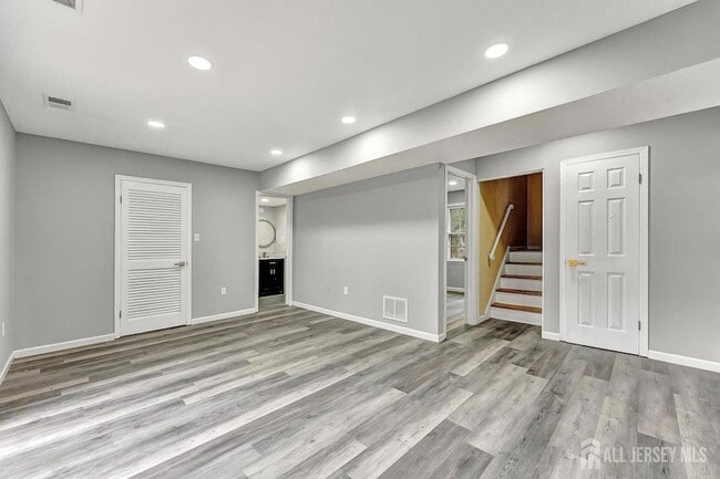 Building Photo - 5 Pelmont Pl