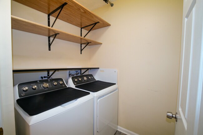 Building Photo - 7400 Lincoln Ave