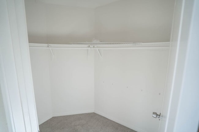 Building Photo - Charming 3-Bedroom Townhome with Dual Fireplaces and Pool Access in Stevenson Ranch!