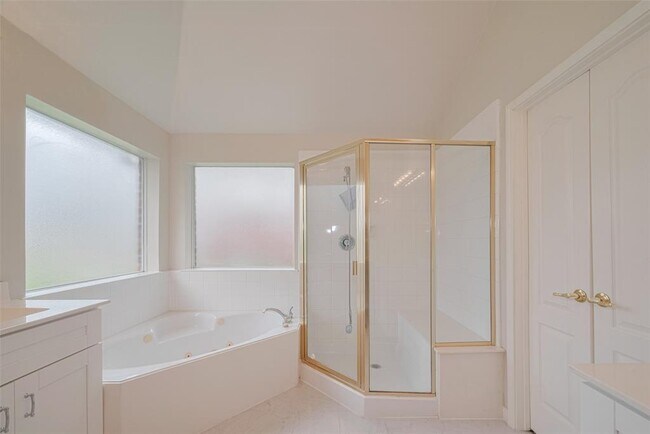 Building Photo - 11106 Fairway Dr