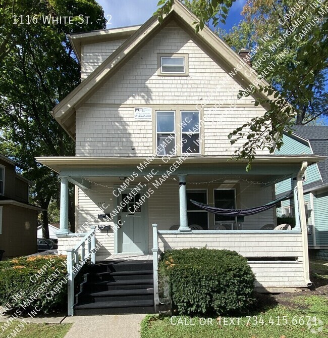 Building Photo - Attic Studio in a duplex - Seclusion close...