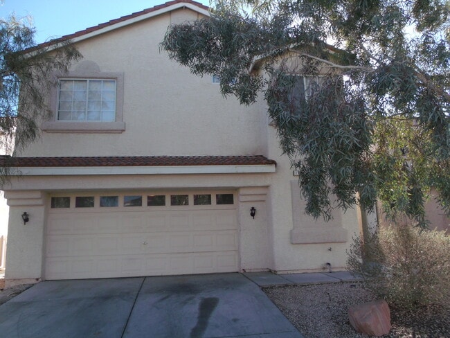 Building Photo - Large Single Family Home in Northwest
