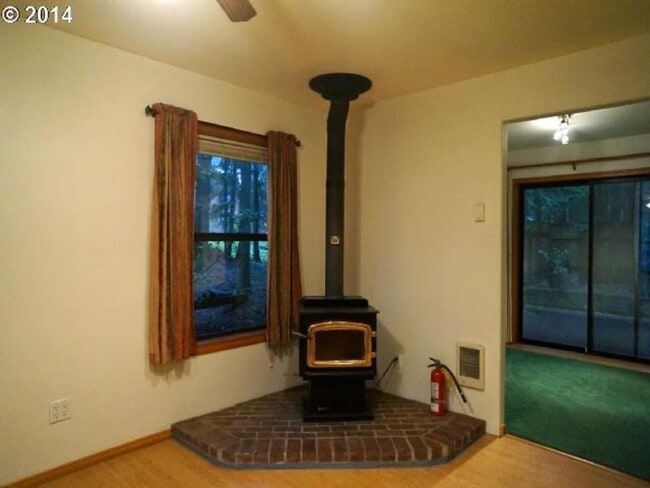 Building Photo - PV01