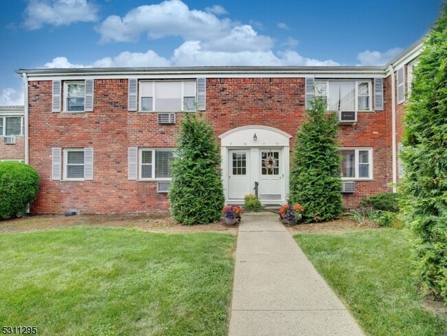 Building Photo - 43 Conforti Ave