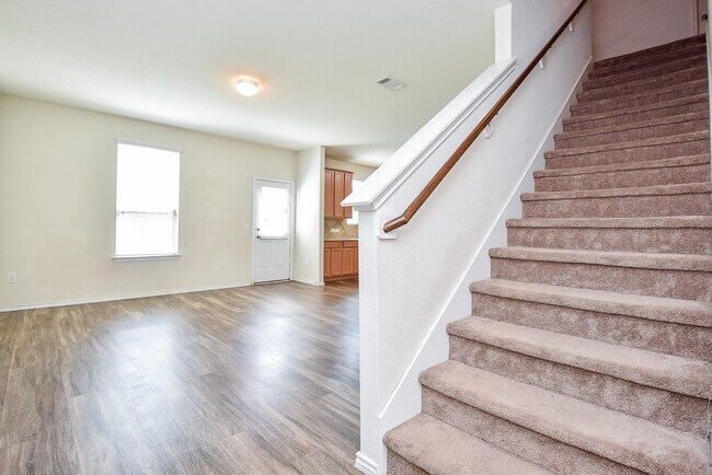 Building Photo - 4407 Champions Landing Dr