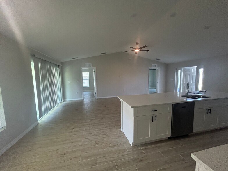 Building Photo - Brand New Construction 4/3