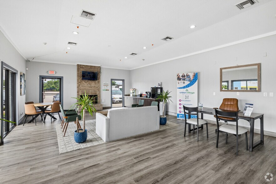 Lobby Photo - The Studios at Channelview