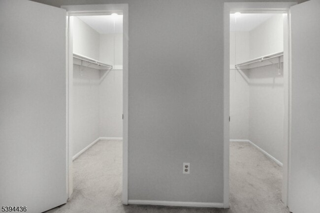 Building Photo - 70 Meadowview Dr