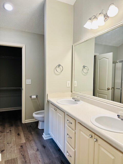 Building Photo - 329 White Oak Way