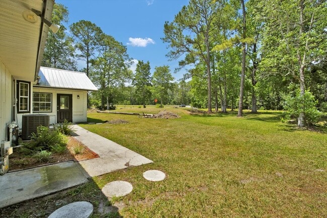Building Photo - 100 Redbud Woods Trail