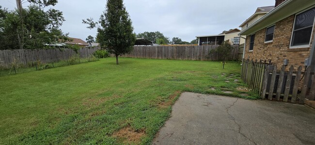 Building Photo - 4011 Pinnacle Way