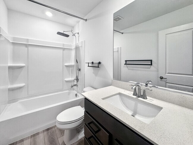 Building Photo - 1135 White Oak Cir