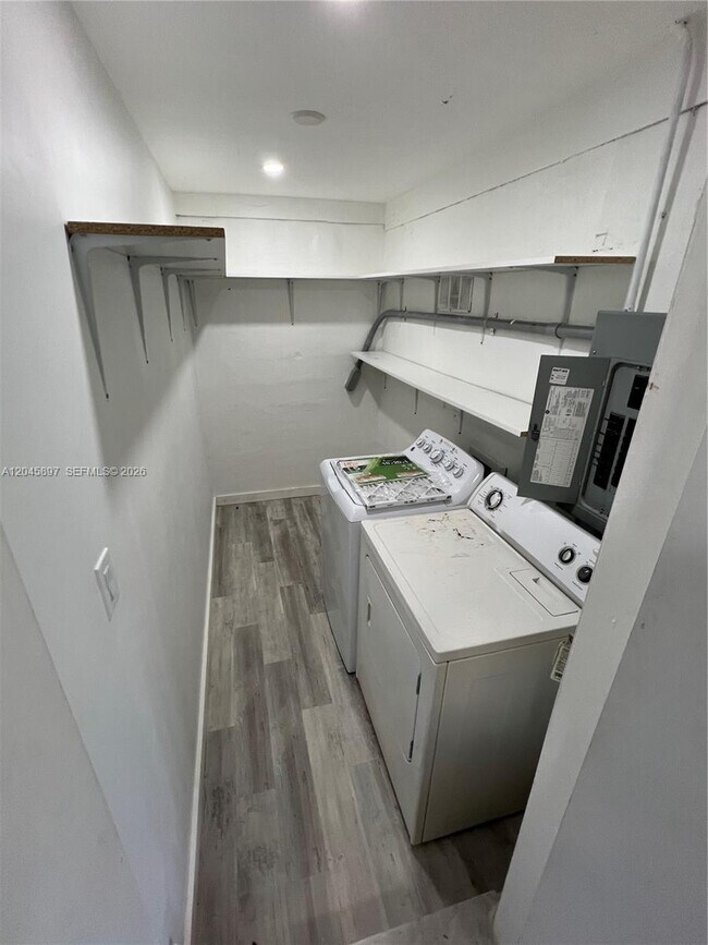 Building Photo - 6685 NW 38th Terrace