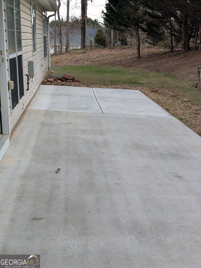 Building Photo - 1422 Fountain View Dr