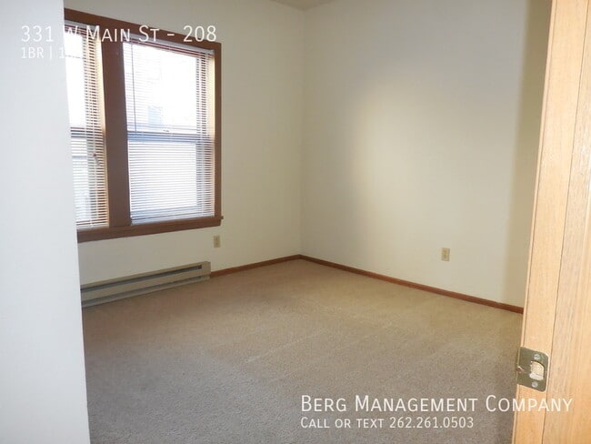 Building Photo - 331 W Main St