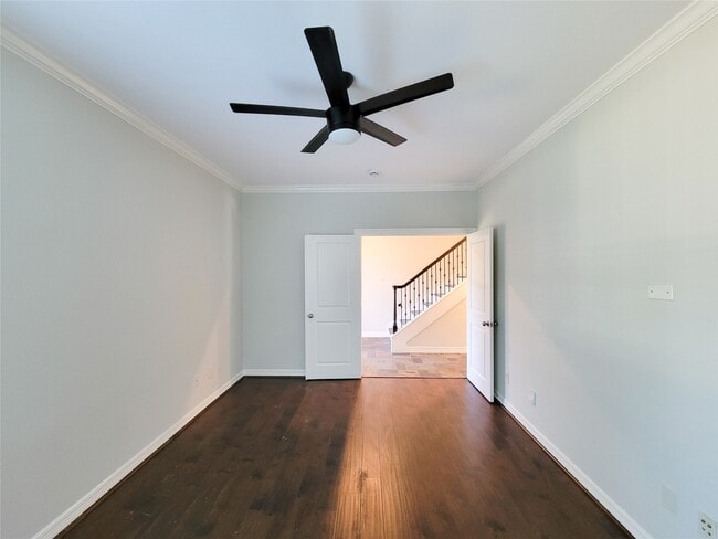 Building Photo - 2416 La Branch St