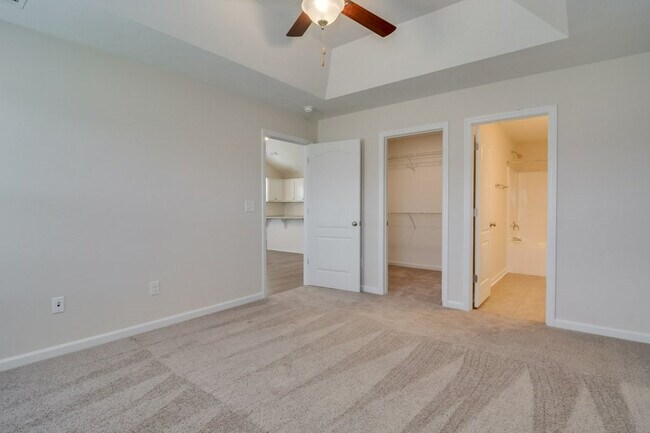 Building Photo - 411 Amesbury Dr