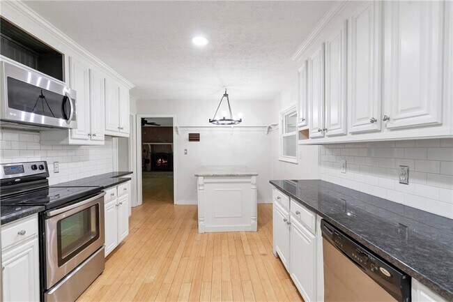 Building Photo - 2850 Templar Knight Dr