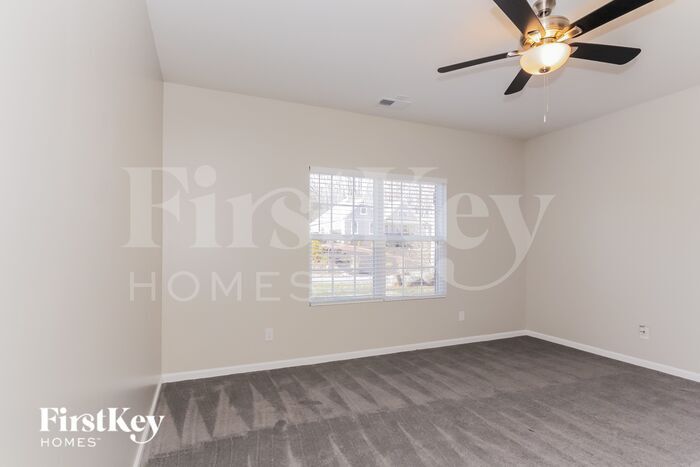 Building Photo - 12204 Flatbush Dr