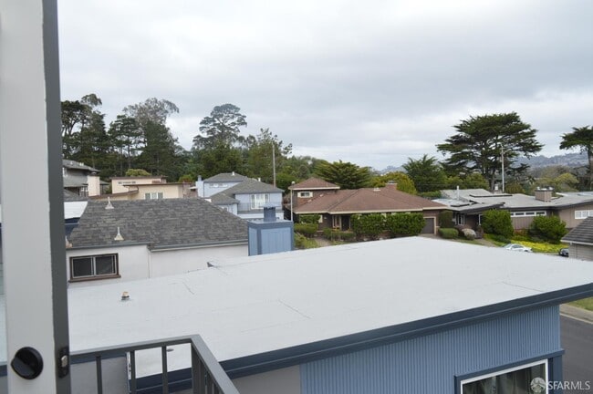 Building Photo - 87 Lakemont Dr