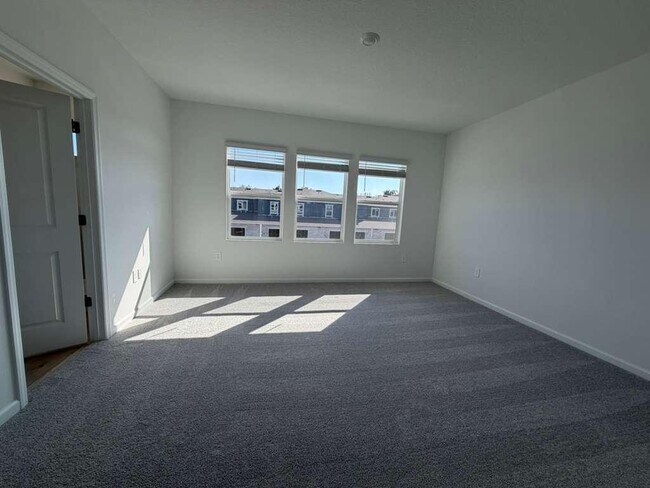 Building Photo - 5195 Loyalty Dr