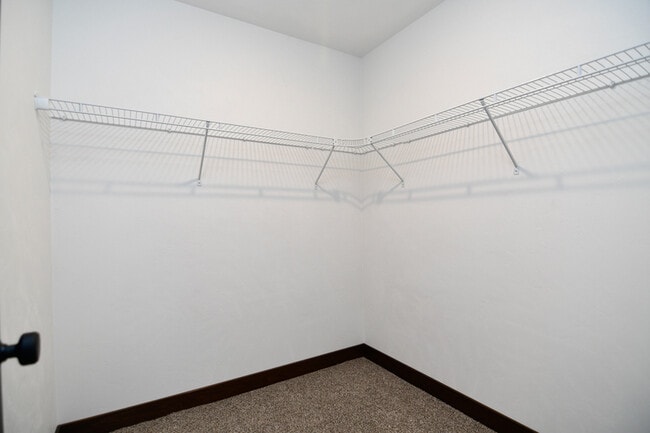 Building Photo - 735 Hoffman Rd