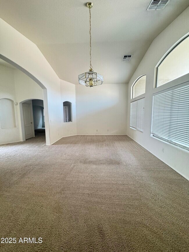 Building Photo - 4810 W Ardmore Rd