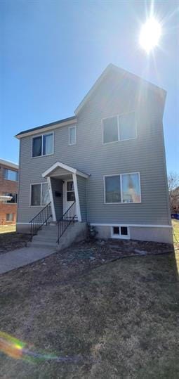 Building Photo - "Charming 5-Bed Home on Grand Ave: Spacious Living with 2.5 Baths in Heart of St. Paul!"
