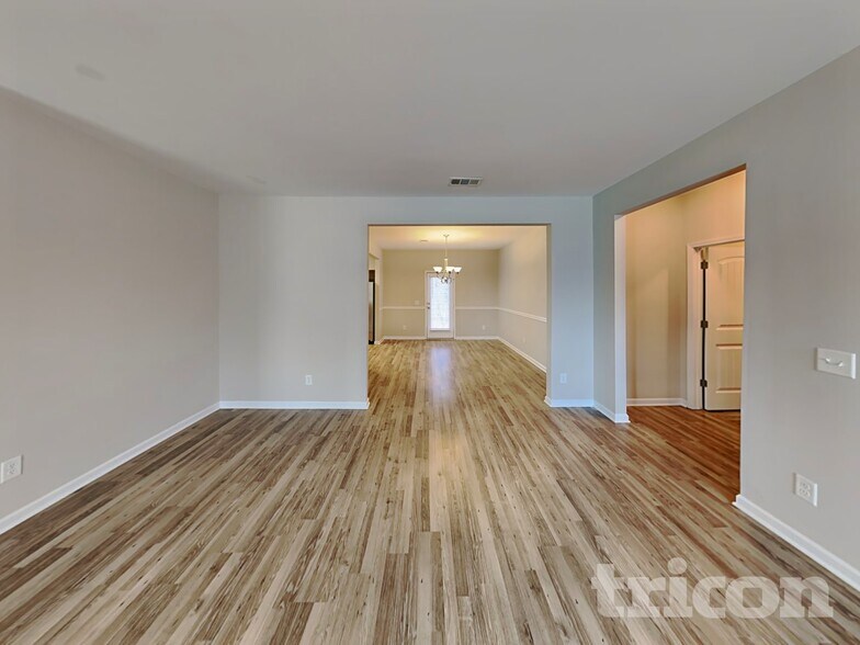 Building Photo - 4210 Effie Seward Dr