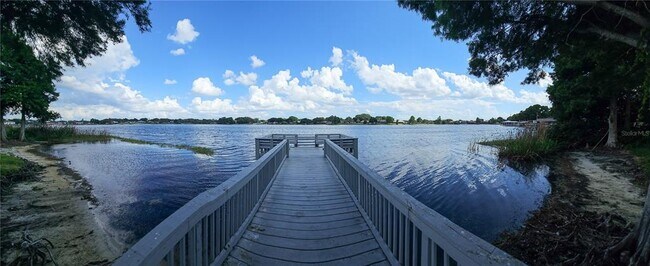 Building Photo - 1103 Cypress Gardens Blvd