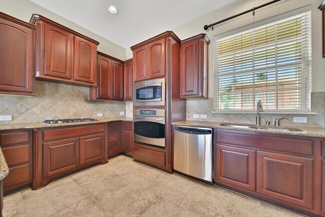 Building Photo - 1707 Dominica Dr