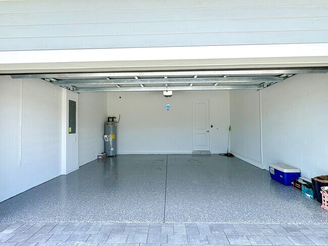 Building Photo - Brand New Luxury Rental in Wellen Park – Never Lived In!