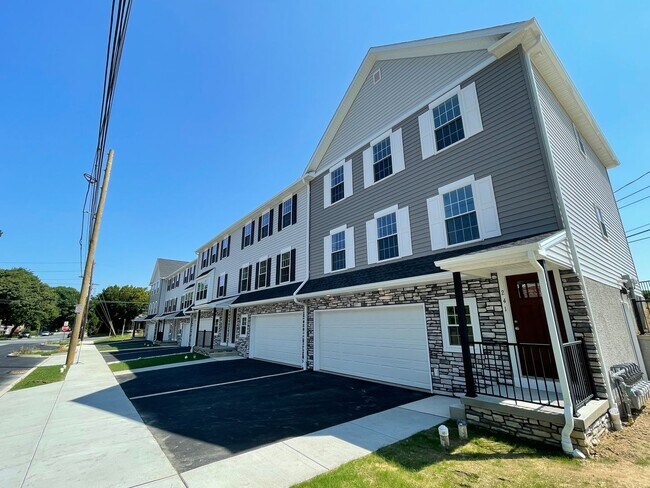 Building Photo - 251 McCaskey Avenue
