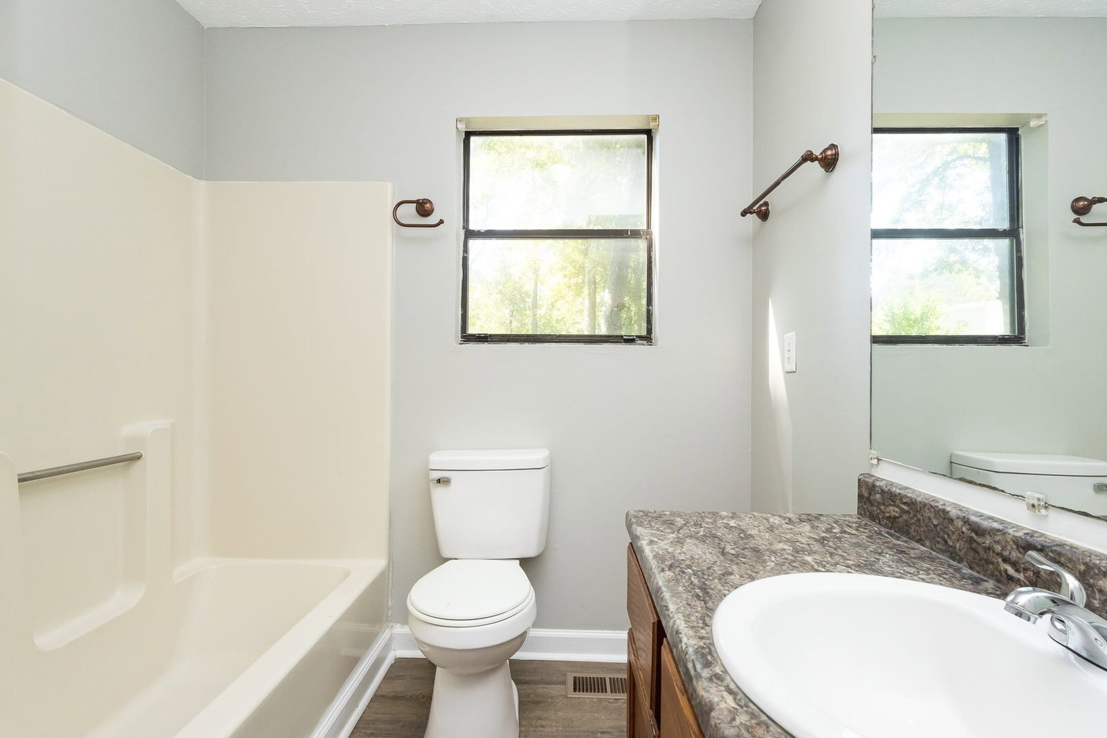 Building Photo - 13797 Tanoka Ct