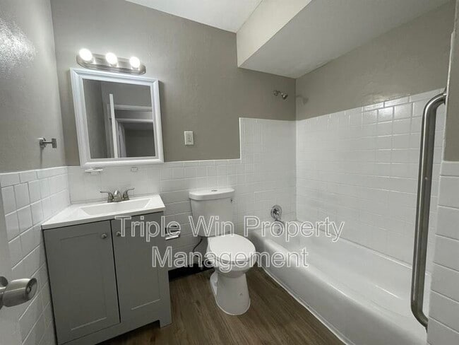 Building Photo - 2022 Northaire Ln