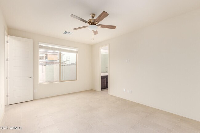 Building Photo - 8755 W Solano Dr