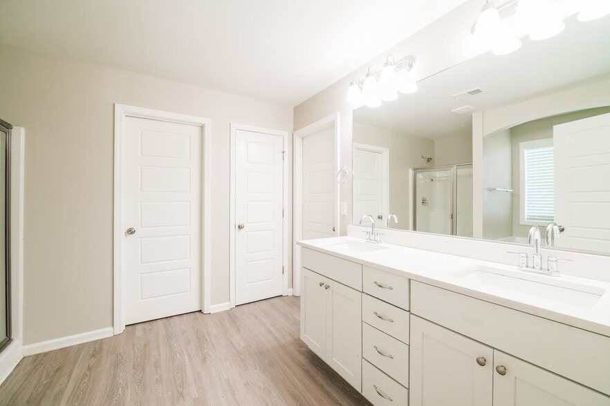 Building Photo - 149 Lindsey Dr