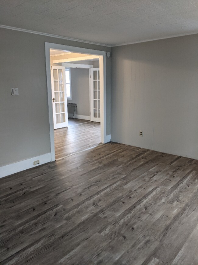 Building Photo - Adorable, Affordable, Available!! Complete Reno!!