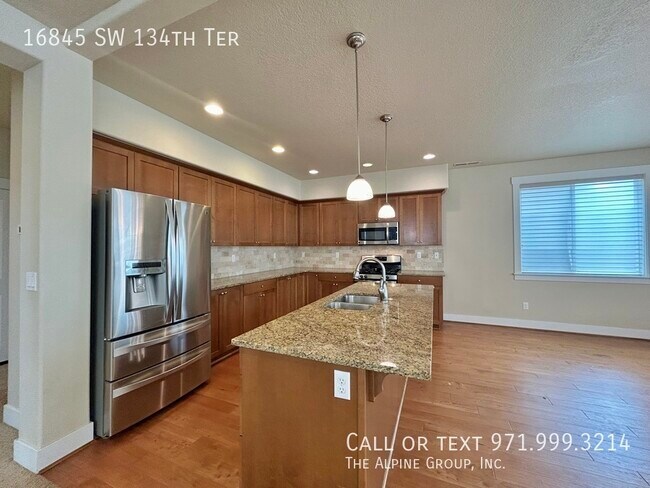 Building Photo - 16845 SW 134th Terrace