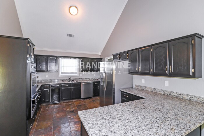 Building Photo - 8606 Dena Cove W