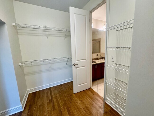 Building Photo - Wallstreet Tower Condo