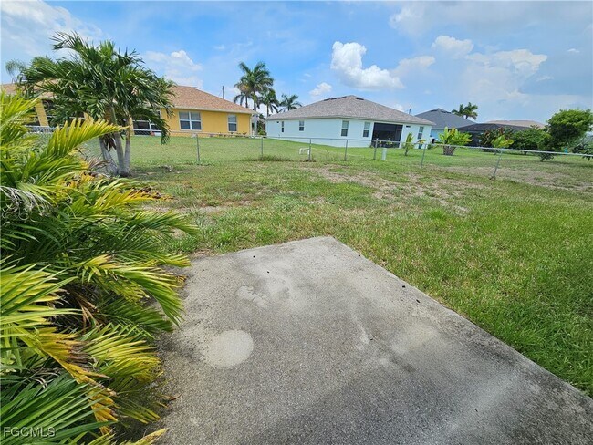 Building Photo - 3820 SW 16th Pl