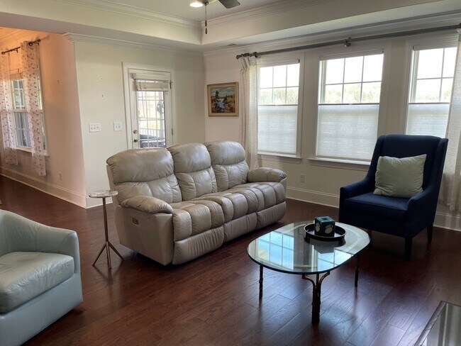 Building Photo - Unfurnished 3 Bedroom 3 Bathroom House with Home Office In Calabash